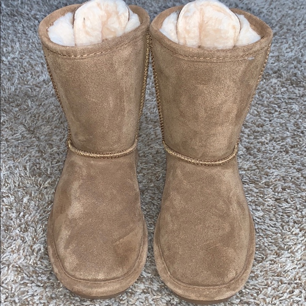 Kids bearpaw boots